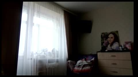 meadoweyes_ online show from December 5, 9:21 am