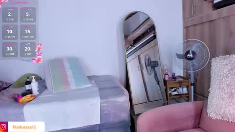 medussa13 online show from February 4, 1:03 pm