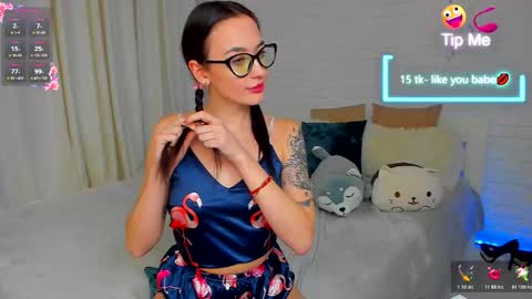 Megan Cuddly online show from November 19, 1:33 pm