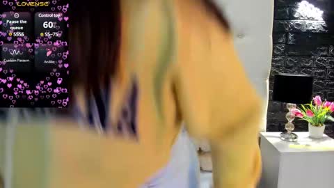     online show from February 4, 11:27 am