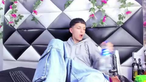 Snapshot of megan_thompsonn_ chatting on October 28, 2:28 am megan_thompsonn_ online show from October 28, 2:28 am