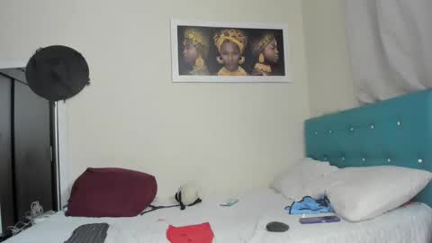 megan        online show from November 9, 3:57 am