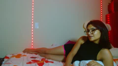 Snapshot of meganxox25 chatting on September 30, 2:28 am meganxox25 online show from September 30, 2:28 am