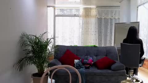 Mei online show from February 15, 7:28 pm