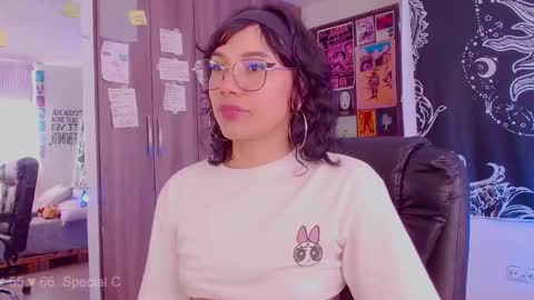 Melissa  -  -  Please help me to reach 100 thumbs up online show from October 14, 7:38 pm