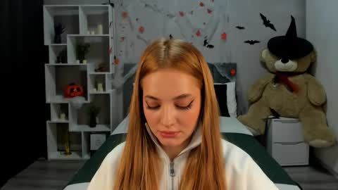 MelanieAlves online show from November 4, 6:46 pm