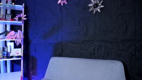 Melissa online show from September 18, 6:39 pm