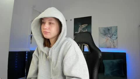 Hi I am Melissa online show from February 3, 1:05 am