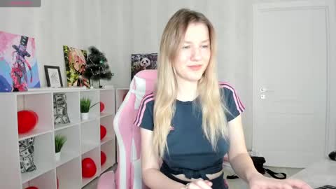 melissa_moooree online show from February 26, 8:39 am