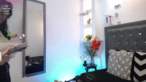 Melissa online show from December 16, 9:53 pm