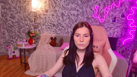 mellhyees online show from March 27, 5:13 pm