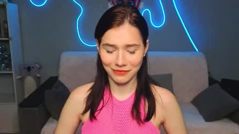 mellhyees online show from February 25, 5:22 pm