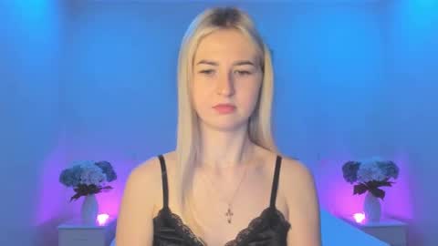 Mellina online show from February 18, 6:17 pm