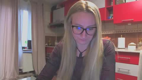 Melly online show from February 10, 8:17 am