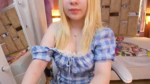 melody_lollii online show from February 25, 6:28 pm