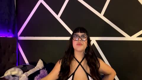 Snapshot of melodydreams1520 chatting on October 5, 4:17 am melodydreams1520 online show from October 5, 4:17 am