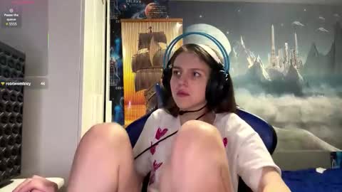 Hi Im Aria 18 years old online show from February 20, 5:36 pm