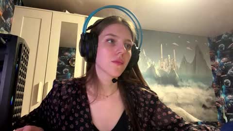 Hi Im Aria 18 years old online show from October 5, 2:33 pm