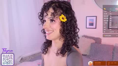 Snapshot of menasaurio_ chatting on September 16, 7:55 pm Mena  Help me reach 700 thumbs up online show from September 16, 7:55 pm