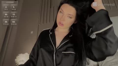 menndi online show from November 7, 11:49 am