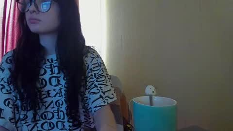 Snapshot of meowli chatting on March 12, 3:57 am meowli online show from March 12, 3:57 am