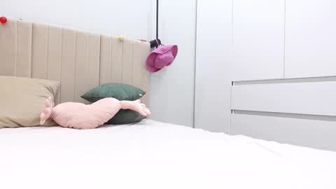 meowmacitoo online show from January 14, 11:37 am