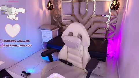    online show from December 4, 8:09 pm