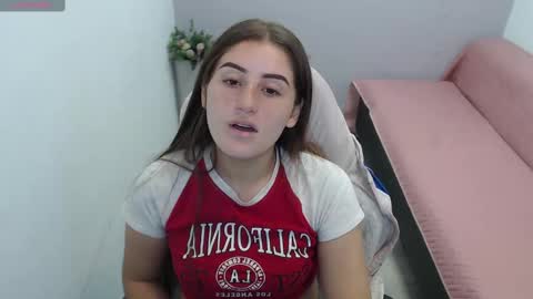 Mia online show from September 12, 2:02 pm