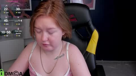 Mia online show from November 8, 3:22 am