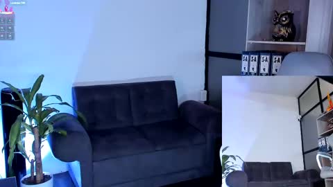 Snapshot of mia_hotwife chatting on September 12, 10:28 pm Mia.... Nice to meet you  thumb up me please its important online show from September 12, 10:28 pm