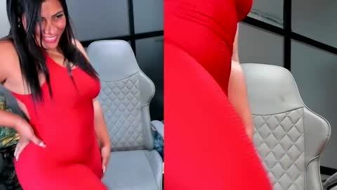 Snapshot of mia_hotwife chatting on March 11, 7:25 pm Mia.... Nice to meet you  thumb up me please its important online show from March 11, 7:25 pm