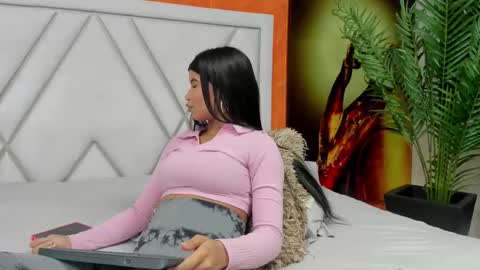 mia_kleim1 online show from February 1, 4:11 am