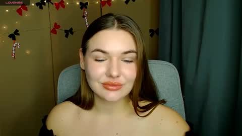 mia_lemm online show from December 18, 7:57 am