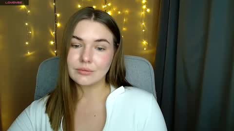 mia_lemm online show from November 20, 9:43 am