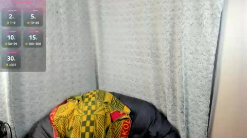 mia_lores online show from December 16, 8:31 am