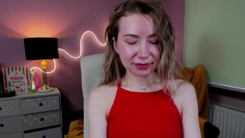 Mia online show from November 5, 7:46 am