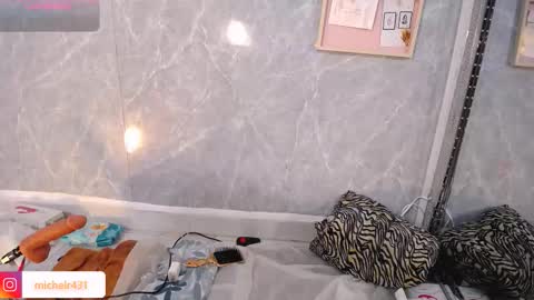 mia reys online show from March 3, 12:22 pm