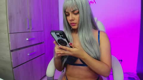 Mia online show from September 9, 1:49 am