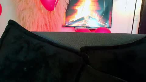 Mia online show from February 14, 9:28 pm