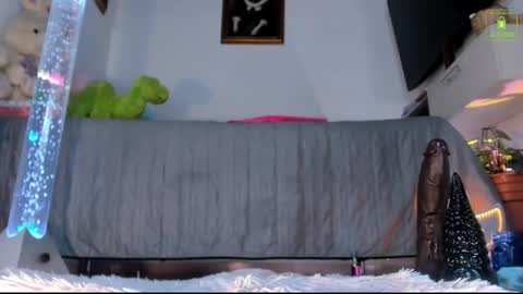 Mia  online show from November 17, 12:22 am