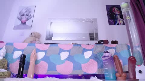 Mia  online show from January 8, 4:12 am