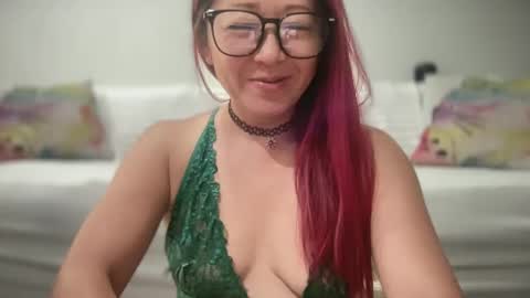 Mia online show from September 27, 5:42 pm