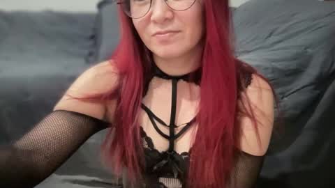 Mia online show from November 30, 11:09 pm