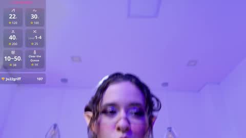 mia_wee online show from September 26, 9:01 pm