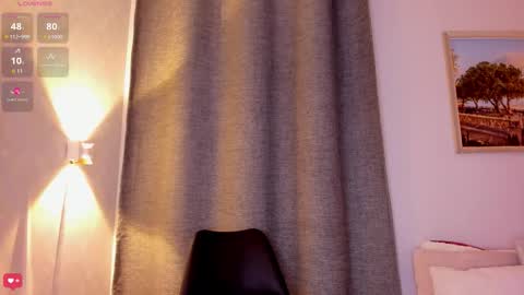 Snapshot of mia_white11 chatting on October 21, 1:15 pm Mia White online show from October 21, 1:15 pm