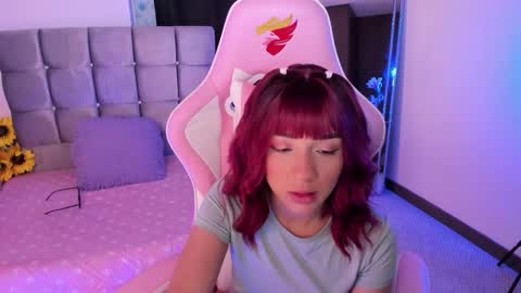 Snapshot of miaa_06 chatting on September 11, 3:40 am mia  nicolle online show from September 11, 3:40 am