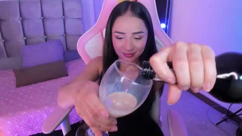 Snapshot of miaa_06 chatting on September 28, 3:57 am mia  nicolle online show from September 28, 3:57 am