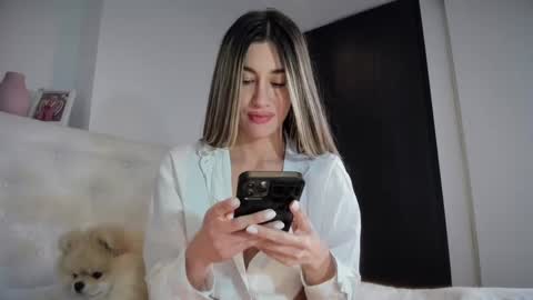 Snapshot of miaduval chatting on October 21, 10:25 pm Mia online show from October 21, 10:25 pm