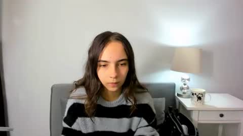 Mia online show from November 19, 4:18 pm