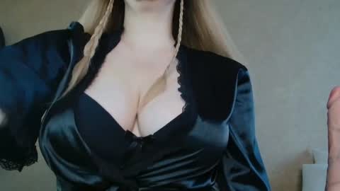 MiaFoxisJa online show from October 7, 3:44 am